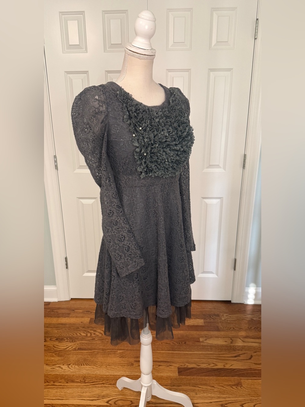 RYU Anthropologie Gray Lace Ruffle Front Tulle Hem Beaded Detail Dress Sz Small